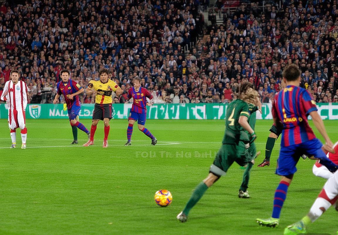 巴塞罗那VS韦斯卡：诺坎普激情对决，未来走向关键之战(图1)